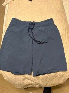 Southern Tide Men's Athletic Shorts in Navy Blue